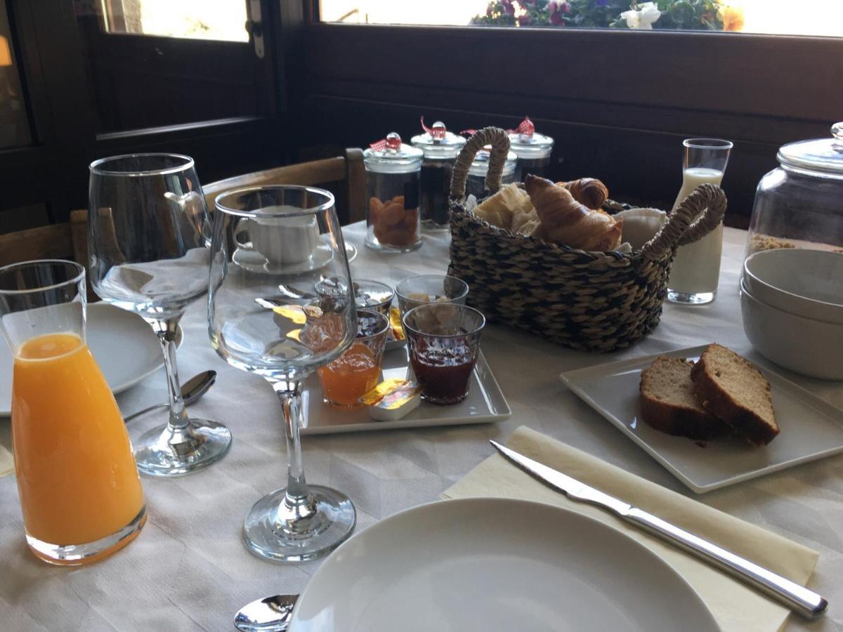 Auberge A La Vieille Cure Arandas Kültér fotó